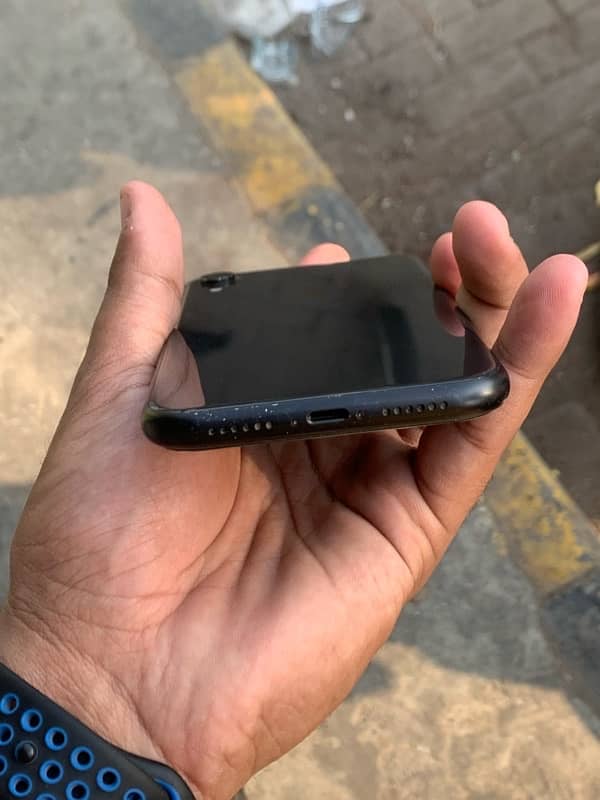 IPhone XR 64GB NON PTA (JV) 7