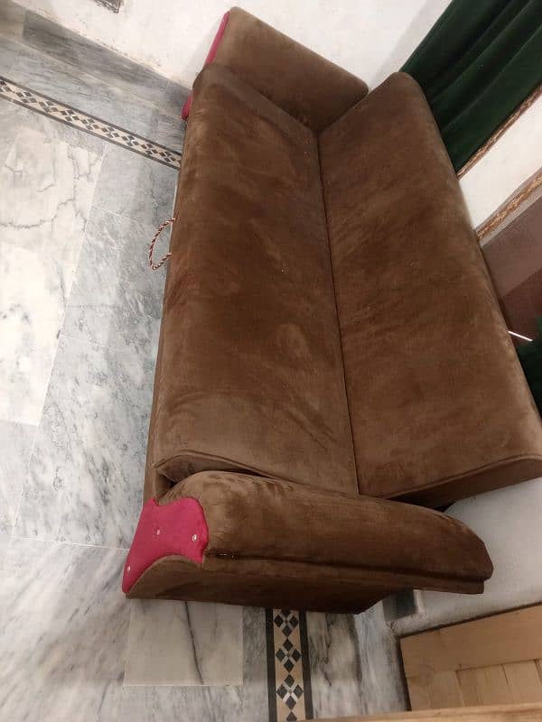 new sofa cambed boht wazni or mazbot hai 3