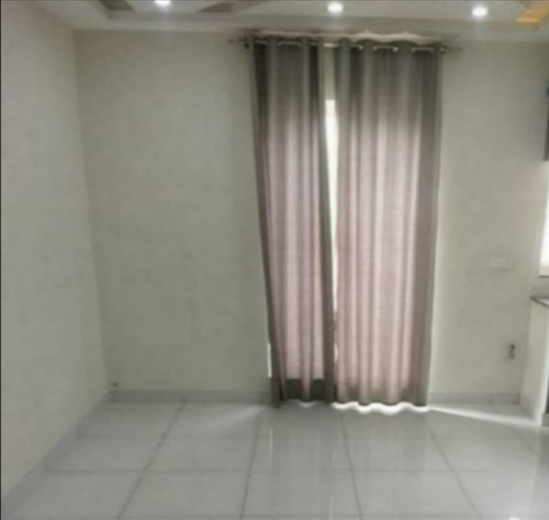 1 BAD NON FURNISHED APARTMENT FOR RENT IN SECTOR D BAHRIA TOWN 9