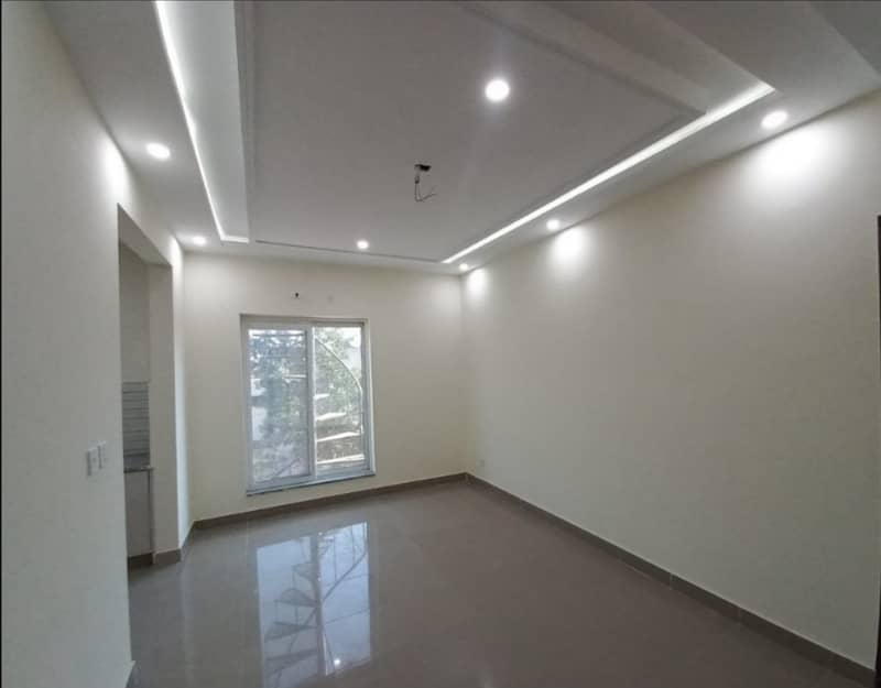 2 BAD NON FURNISHED APARTMENT FOR RENT IN SECTOR D BAHRIA TOWN 7