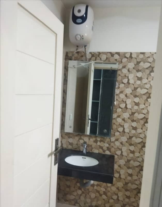 2 BAD NON FURNISHED APARTMENT FOR RENT IN SECTOR D BAHRIA TOWN 12