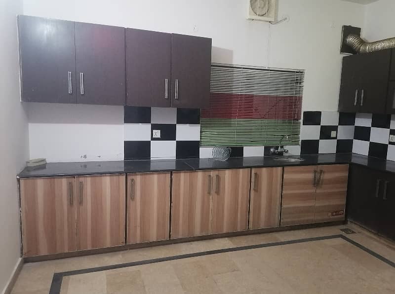 1 KANAL UPPER PORTION FOR RENT IN SECTOR A BABAR BLOCK BAHRIA TOWN 6