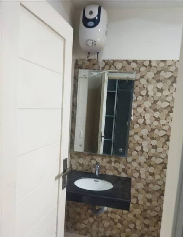 1 BAD NON FURNISHED APARTMENT FOR RENT IN SECTOR C BAHRIA TOWN 7