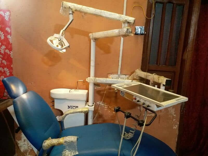 dental chair and camepraser 1