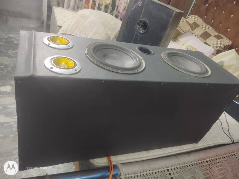 8 inch subwoofer with rexine box with tiuter 4