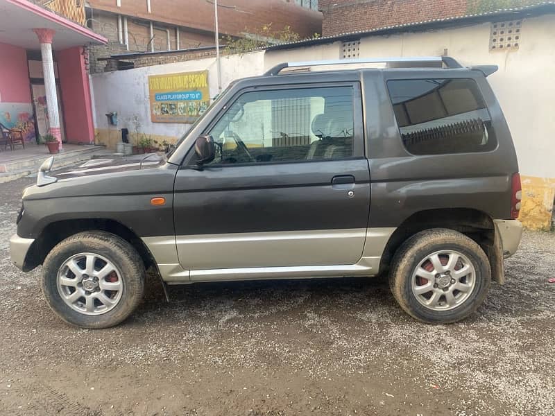 Mitsubishi Pajero Mini 1997 3