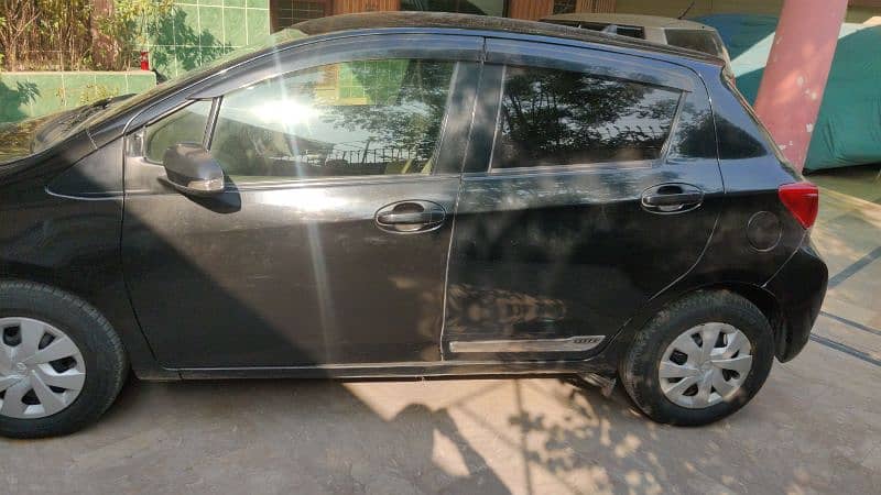 Toyota Vitz 2015 8