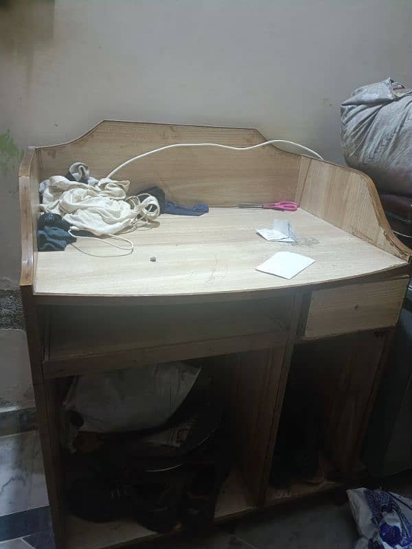 Computer Table for Sale 0