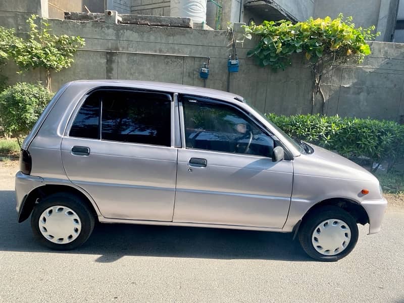 Daihatsu Cuore 2003 3