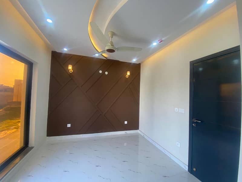 5 MARLA BRAND NEW IDEAL LOCATION HOUSE FOR SALE IN DHA 11 RAHBAR PHASE 2 EXTENSION BLOCK N 19