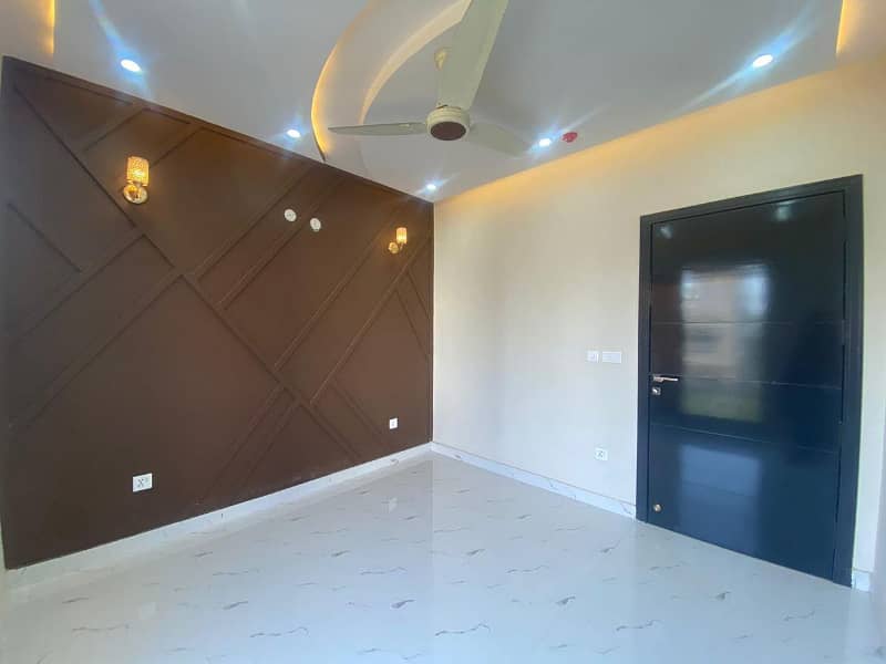 5 MARLA BRAND NEW IDEAL LOCATION HOUSE FOR SALE IN DHA 11 RAHBAR PHASE 2 EXTENSION BLOCK N 30