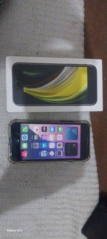 iphone se 2020 10by 10 64gb  battery 84%non pta with box and charger 7