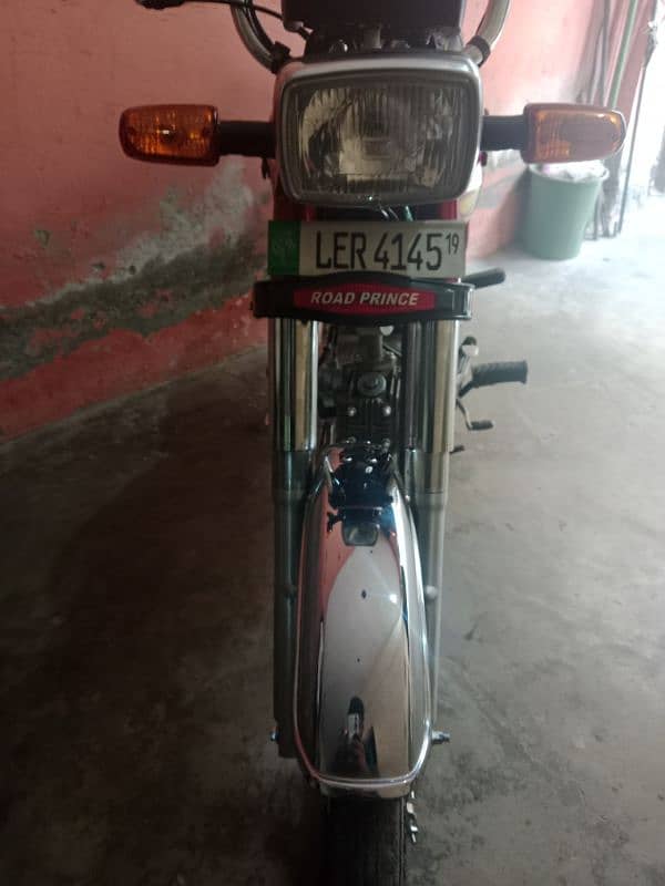 2019 model ha . . abhi new bike karwy ha . . all ok ha koy Kam niy hona . 4