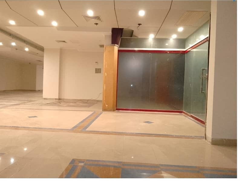 Investment Corridor And Builders Proudly Offer Area 1200 Square Feet Corporate Office Available For Rent in Main Boulevard Road Gulberg 3 Lahore 7