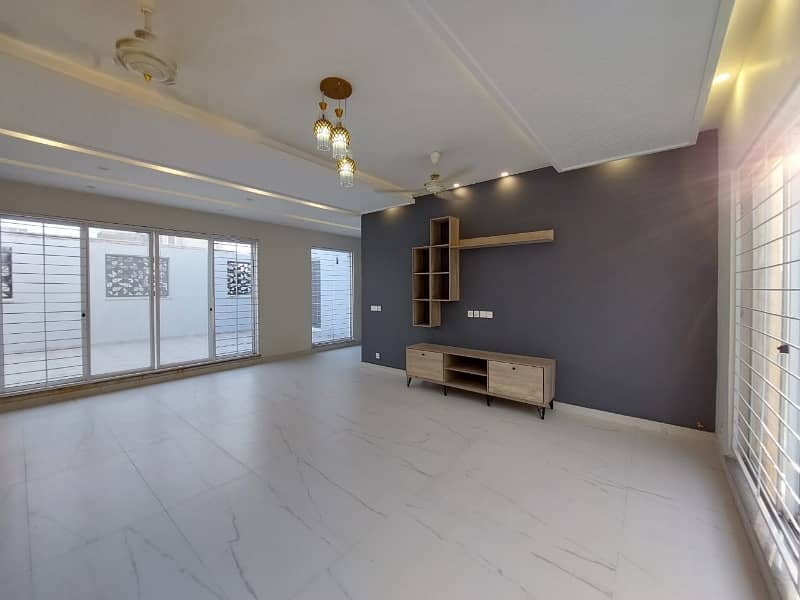 Highly-coveted 10 Marla House Is Available In Bahria Town - Sector C For rent 6