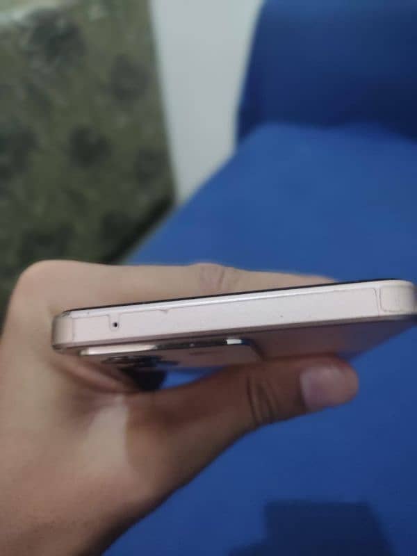 vivo v29e Gold Color For sale In Good Condition 2