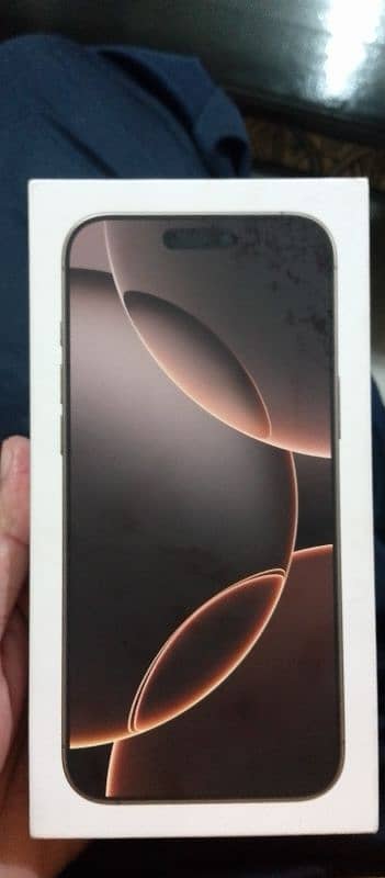 I Phone 16 Pro Max 256GB Desert Titanium 0