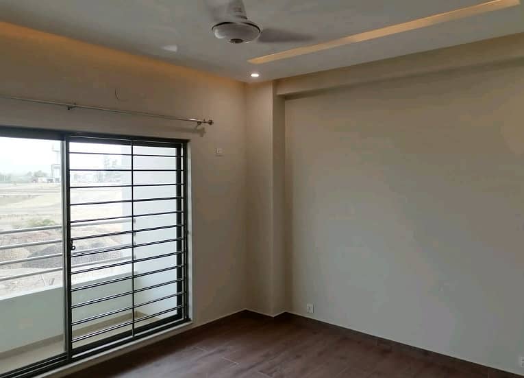 10 Marla Flat In Askari 11 - Sector D Best Option 3