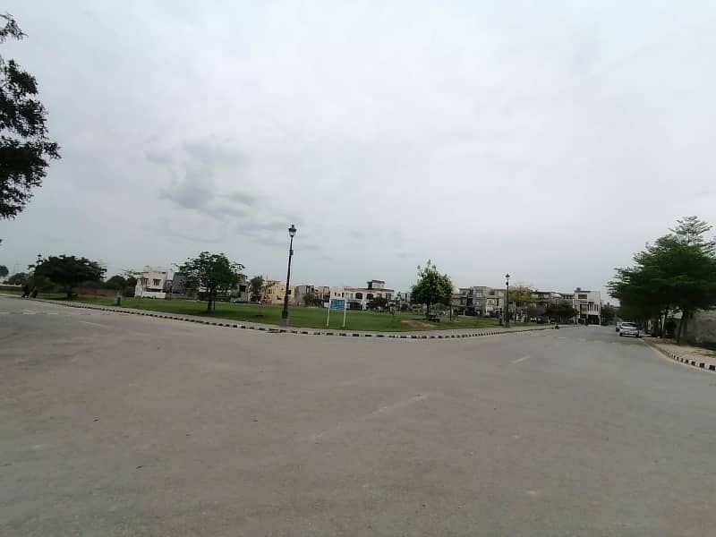 Get In Touch Now To Buy A Residential Plot In Lahore 0