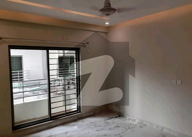 In Askari 11 - Sector D 10 Marla Flat For Sale 5