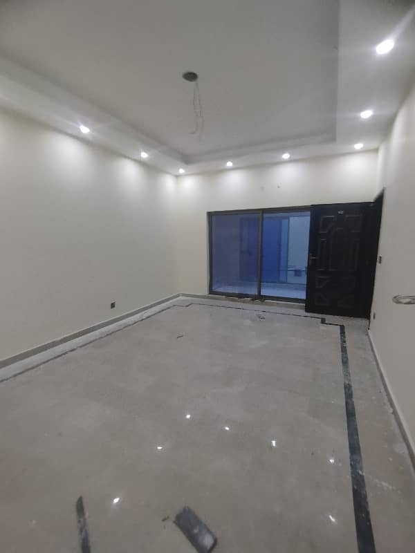 1 Kanal Beautiful second Floor Available For Rent Near All Facilities 0