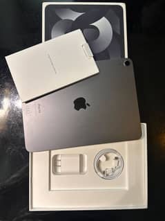 Ipad air m1 10.9 inch 256gb just box open. Price 182k.