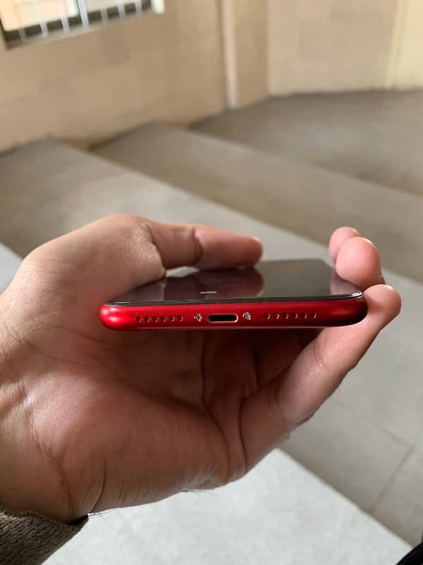 iPhone XR 5