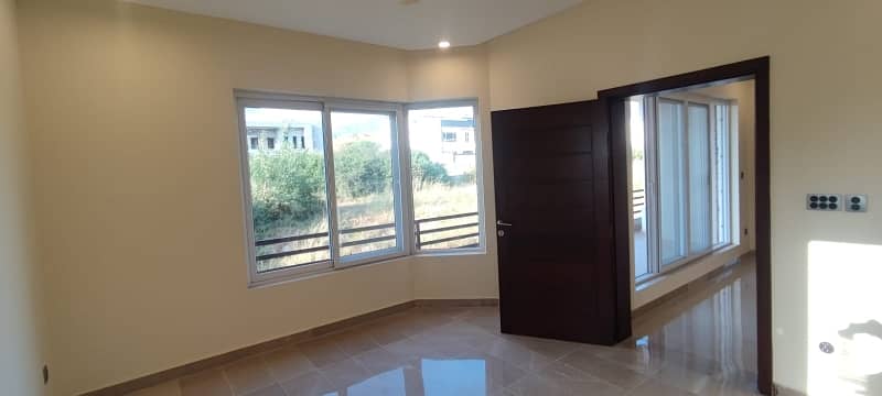 1 kanal upper portion for rent in d12 10