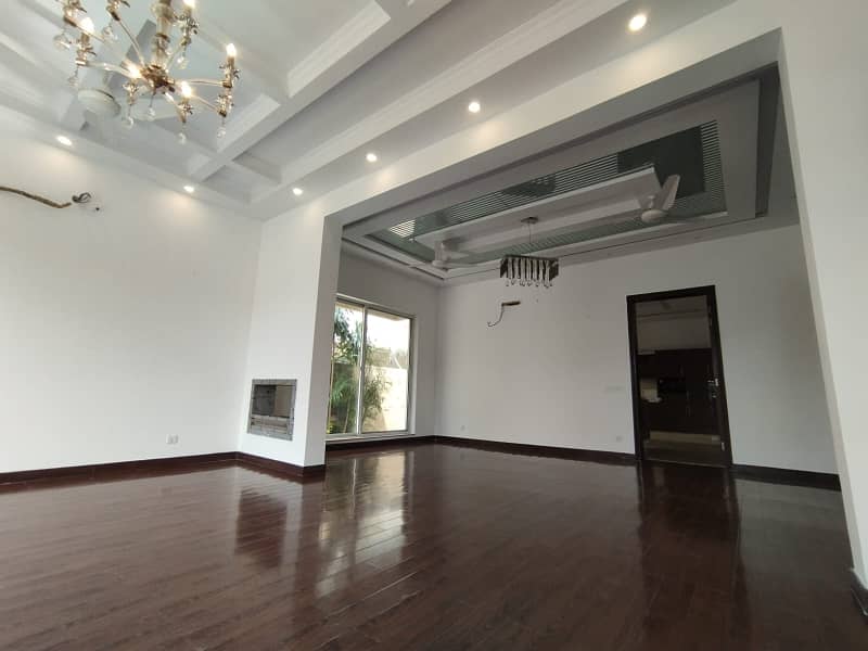 Near Dha Office 5bed House On Rent Ideal For Family 2