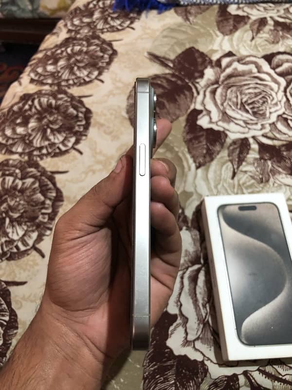 iphone 15 pro 128 non pra 2 months sim time back glass minor crack 5