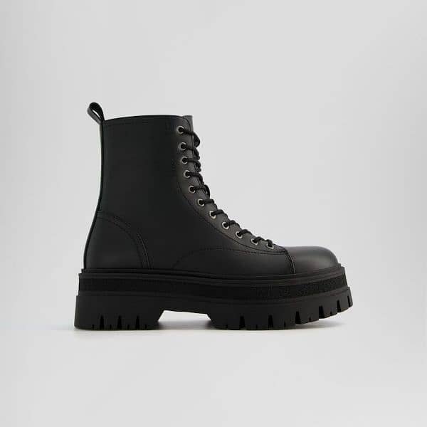 ZARA ORIGIONAL CHELSIA AND LACEUP BOOTS 7