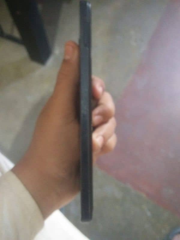 Infinix hot 30 10/10 condition no hang good phone with charge and boks 2