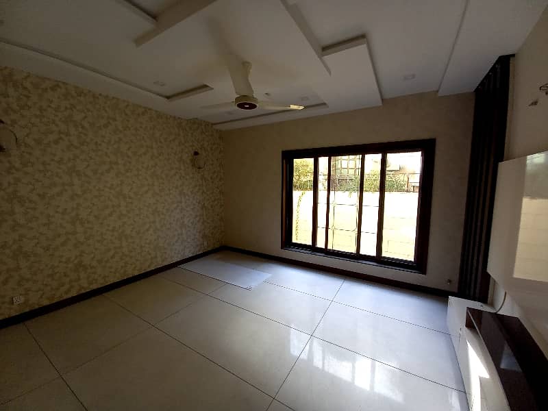 Beautiful Lush Upper Portion For Rent 6