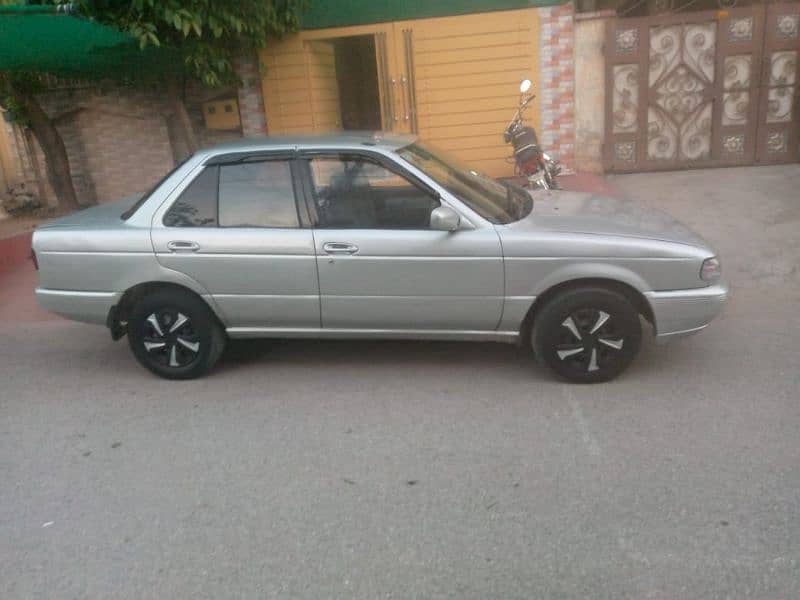 Nissan Sunny 1992 B13 14