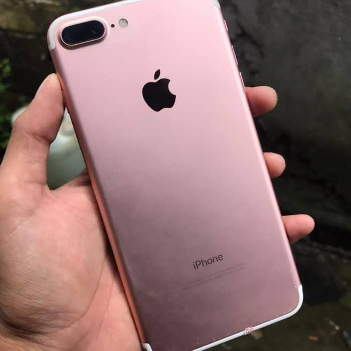 Apple iPhone 7 Plus 1