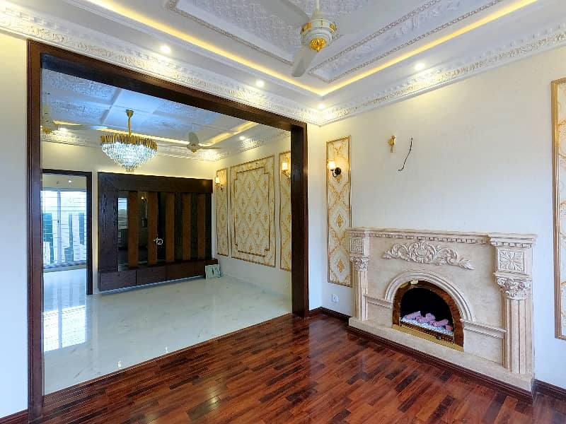 Buying A Facing Park House In Central Park - Block A1 Lahore? 6