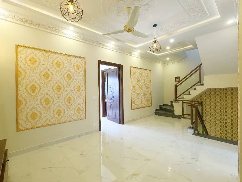 Buying A Facing Park House In Central Park - Block A1 Lahore? 18