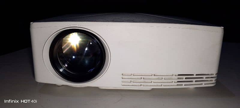 720p theater mini projector 1