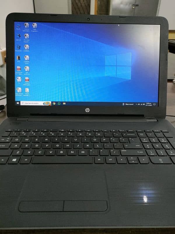 HP AMD E2-7110 APU Laptop for Sale 1