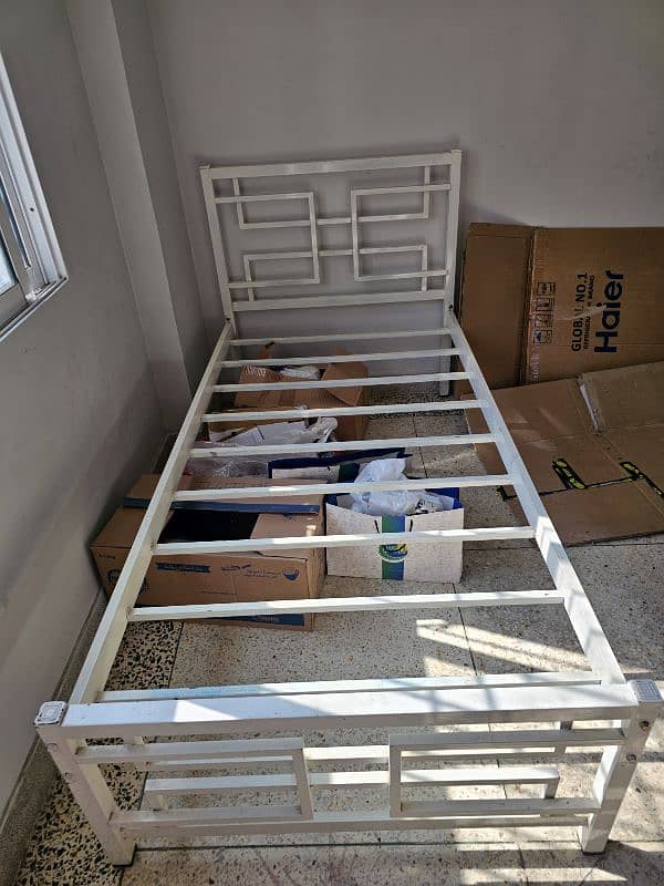 white iron single bed 3