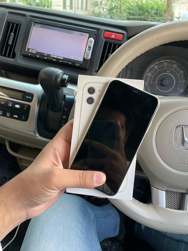 Iphone 11 128gb dual sim PTA approved 1