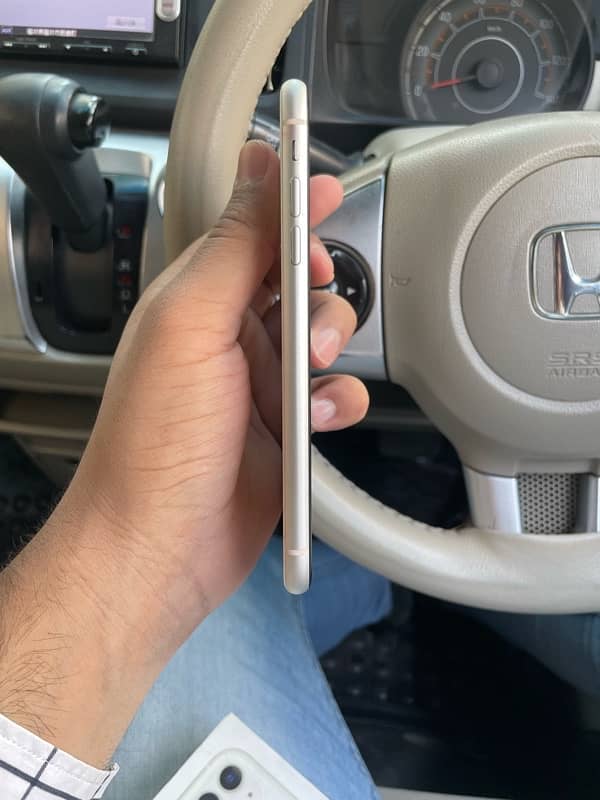 Iphone 11 128gb dual sim PTA approved 3