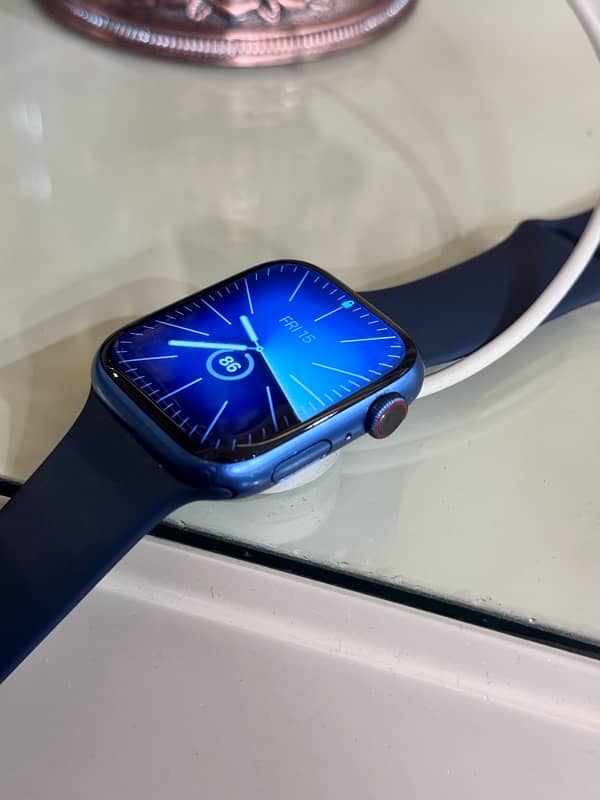 Apple Watch Series 7 (GPS + Cellular) 45mm 0