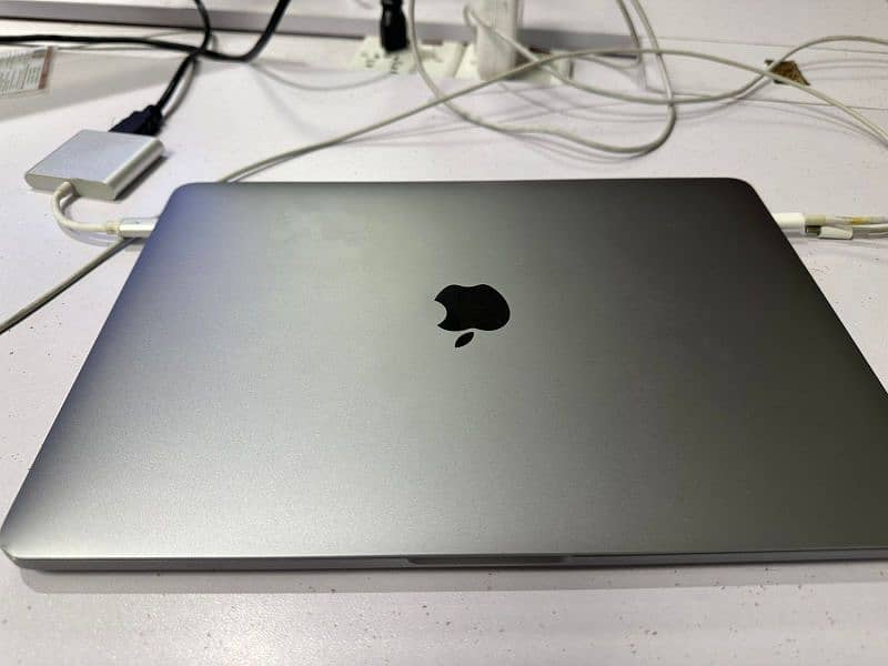 MacBook Pro 2020 13inch i5 16/512 0