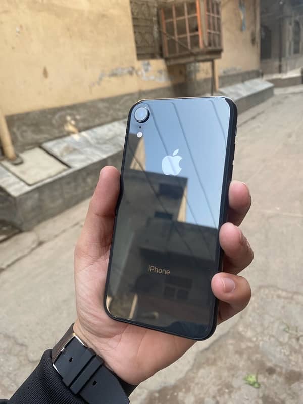 iphone Xr non pta (jv) black color 10/10 condition 81 health 0