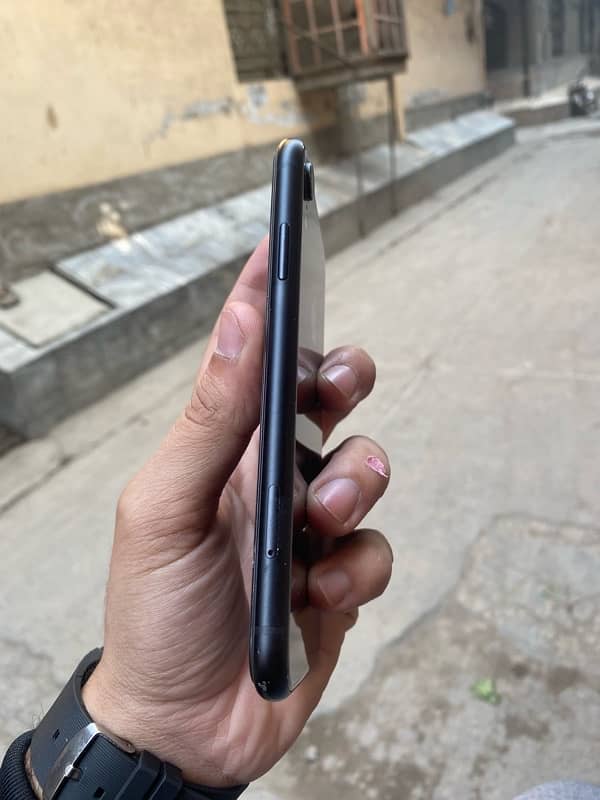 iphone Xr non pta (jv) black color 10/10 condition 81 health 1