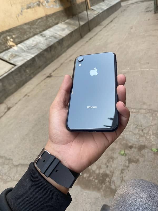 iphone Xr non pta (jv) black color 10/10 condition 81 health 2