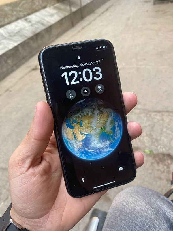 iphone Xr non pta (jv) black color 10/10 condition 81 health 8