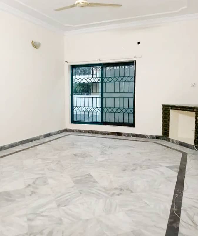 F-11 Very Reasonable Option 3/Bedroom Lower Ground For Rent 2