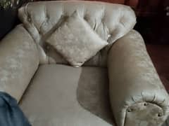 we are selling sofa set it candaction renew home use